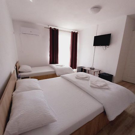Casa Alexia Appartement Pescari Buitenkant foto